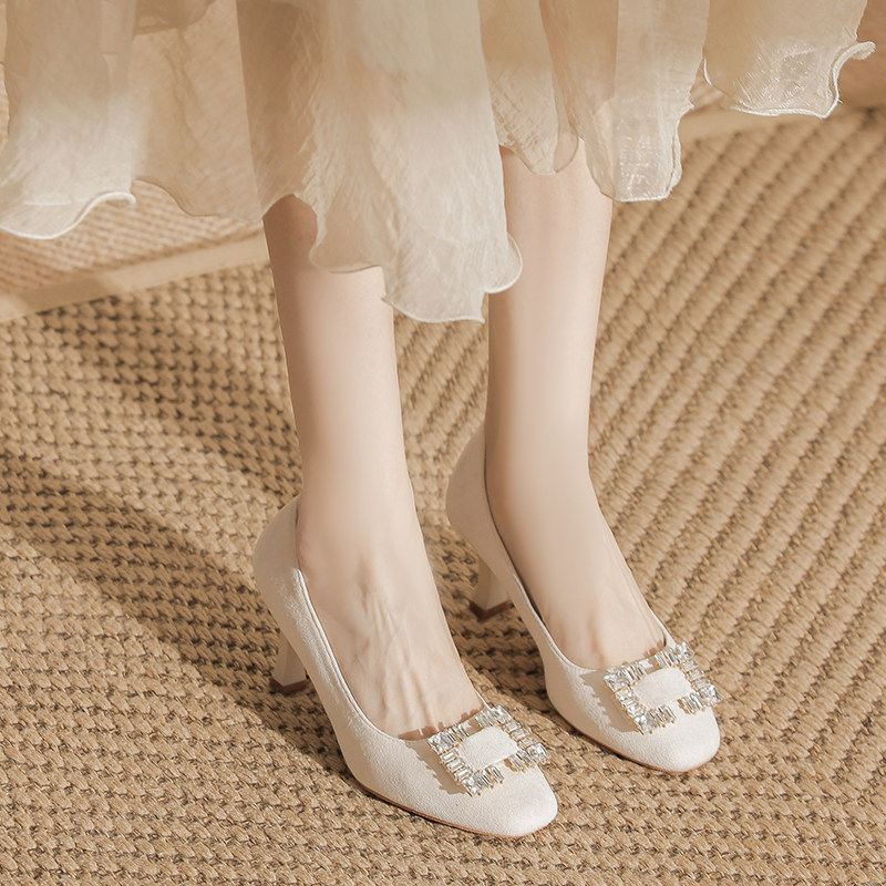 法式气质方头细跟单鞋女方扣水钻高跟鞋大码加肥加宽通勤不累脚