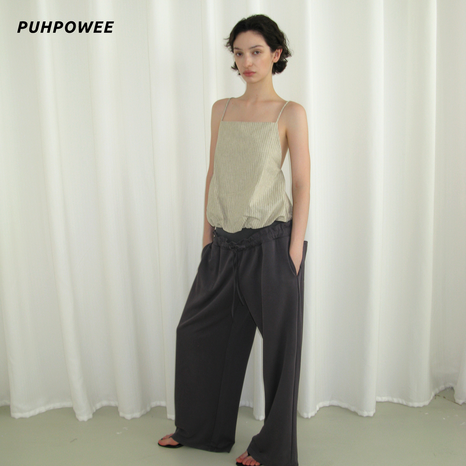 “汉麻天丝”下摆抽褶露背吊带