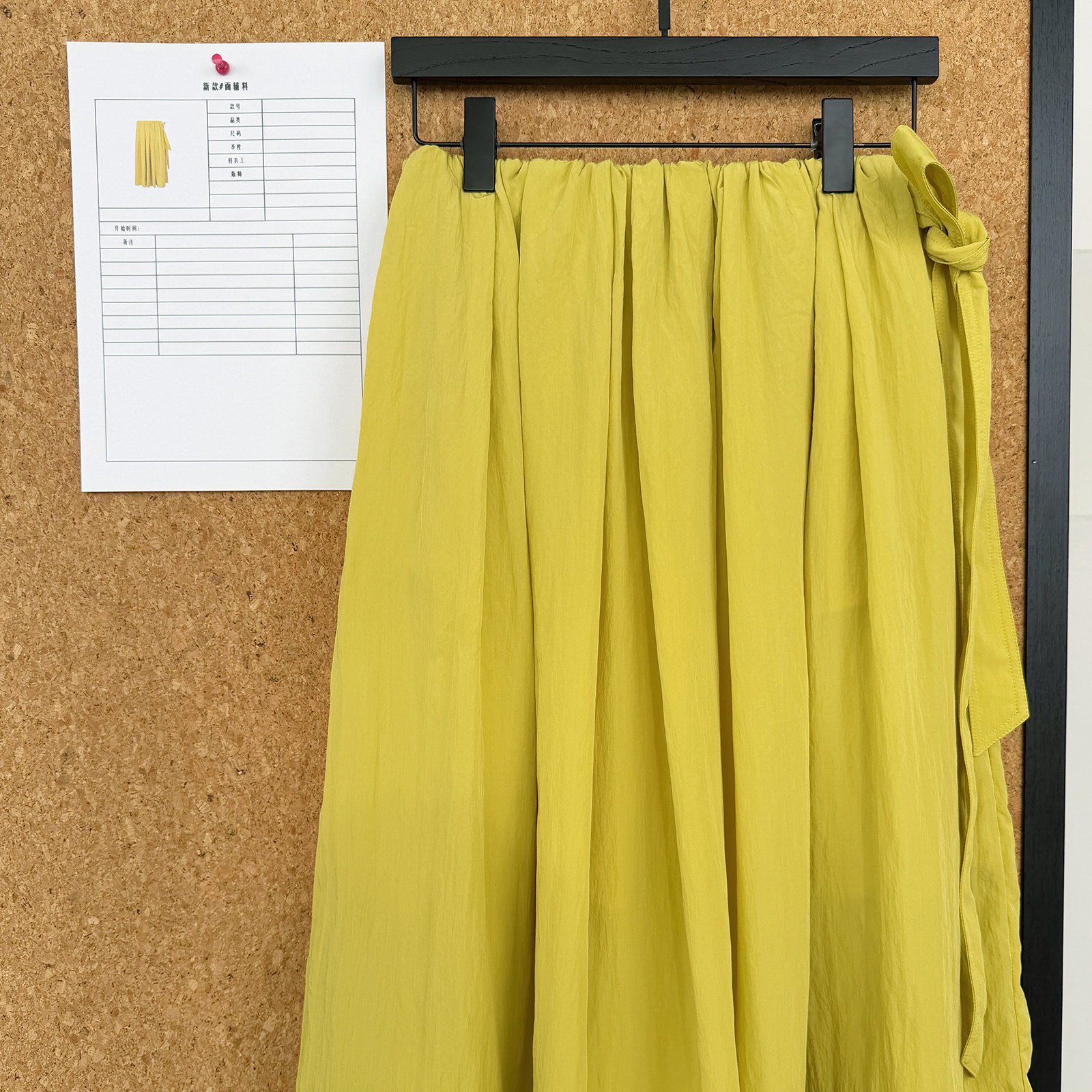 puhpowee“娜娜同款”极简伞状艺术感优雅大花苞立裁褶皱半身裙女