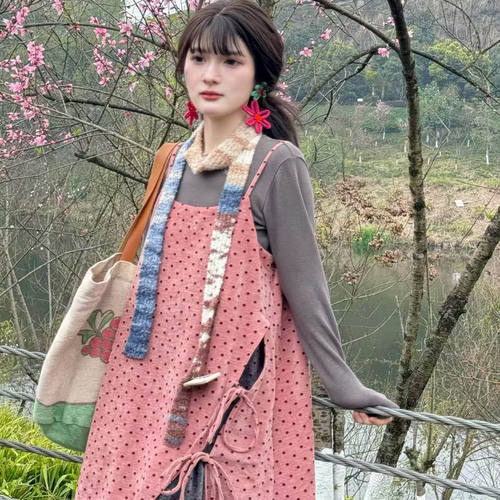 4video波点拼接深灰色森系套装