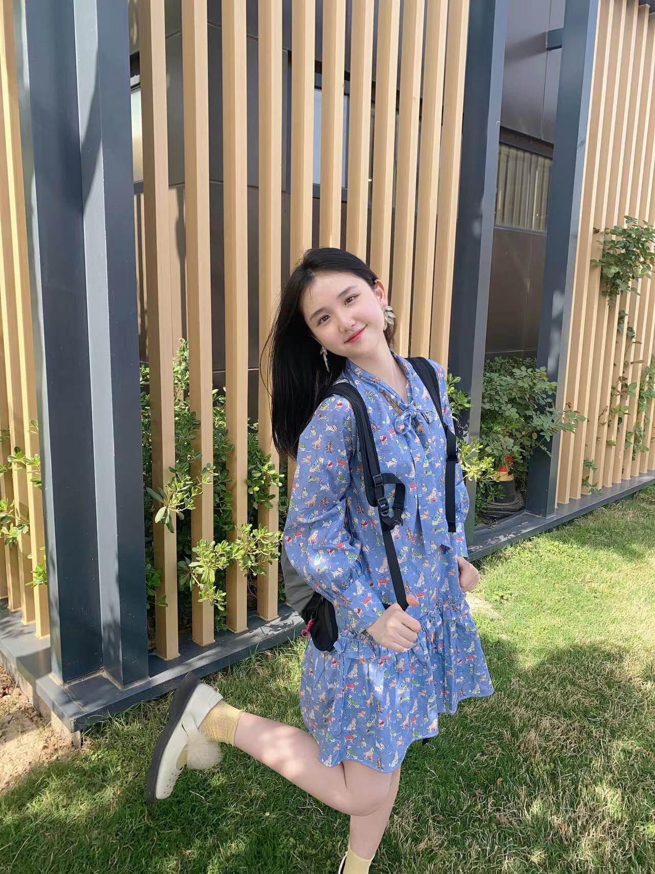 牛仔蓝狗狗长袖三季胸口可爱绑带连衣裙