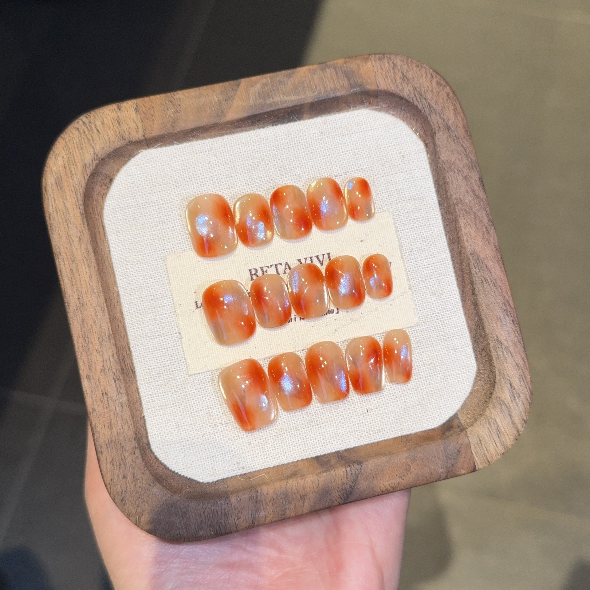 琥珀泪美拉德色系ins风纯手工穿戴甲短款通透红色晕染琉璃美甲贴