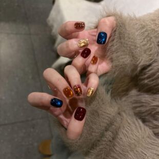 狂欢派对ins轻奢猫眼魔镜粉纯手工穿戴甲短款显白美甲贴片假指甲