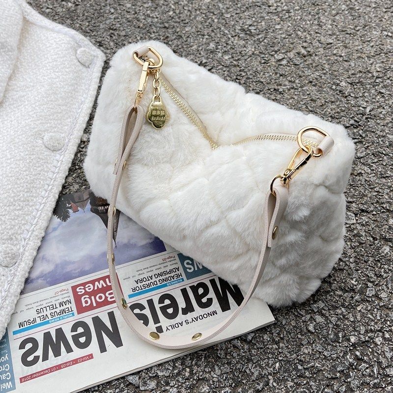 秋冬季毛毛包包女2021新款时尚小众斜挎包百搭手提毛绒菱格腋下包