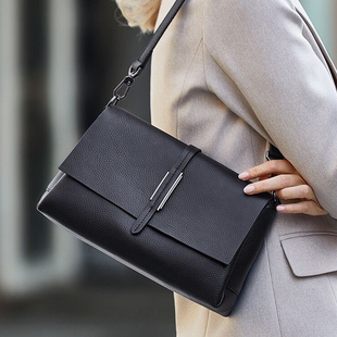 女士包包2025新款时尚真皮包单肩斜挎包中年女包妈妈包软皮包背包