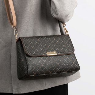 女士包包2026新款时尚单肩斜挎包妈妈包包真皮中年女包软皮包背包