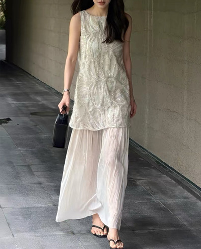 LiHuiEr李慧儿南法花园夏季燕麦重工刺绣连衣裙圆领宽松背心裙女
