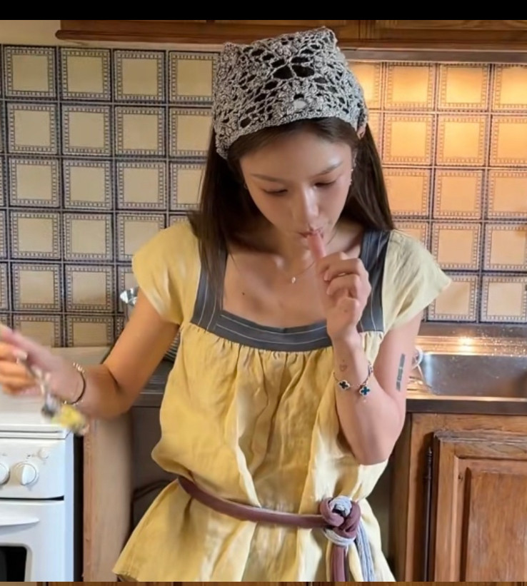 博主NaNa明星欧阳娜娜同款c背心吊带