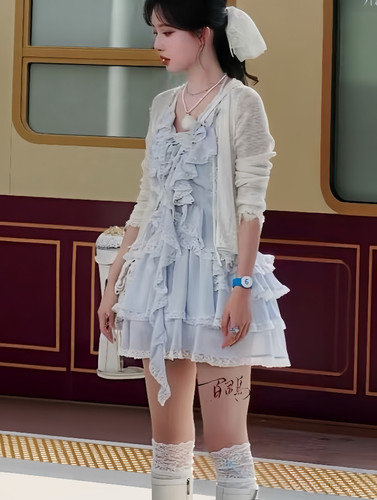 【林允/孟子义同款】LACERTA蕾丝拼接多层木耳边挂脖吊带连衣裙女