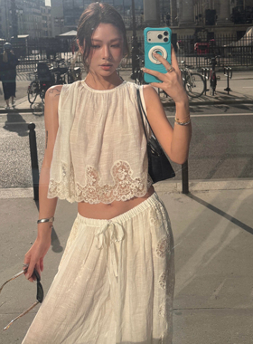 NANA同款SAND法式白色无袖蕾丝镂空纹理花边下摆背心+束脚灯笼裤