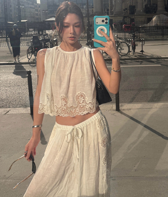 NANA同款SAND法式白色无袖蕾丝镂空纹理花边下摆背心+束脚灯笼裤