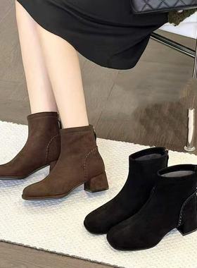 朱朱家方头瘦瘦靴女2025冬季新粗跟裸靴百搭加绒高跟短靴26323