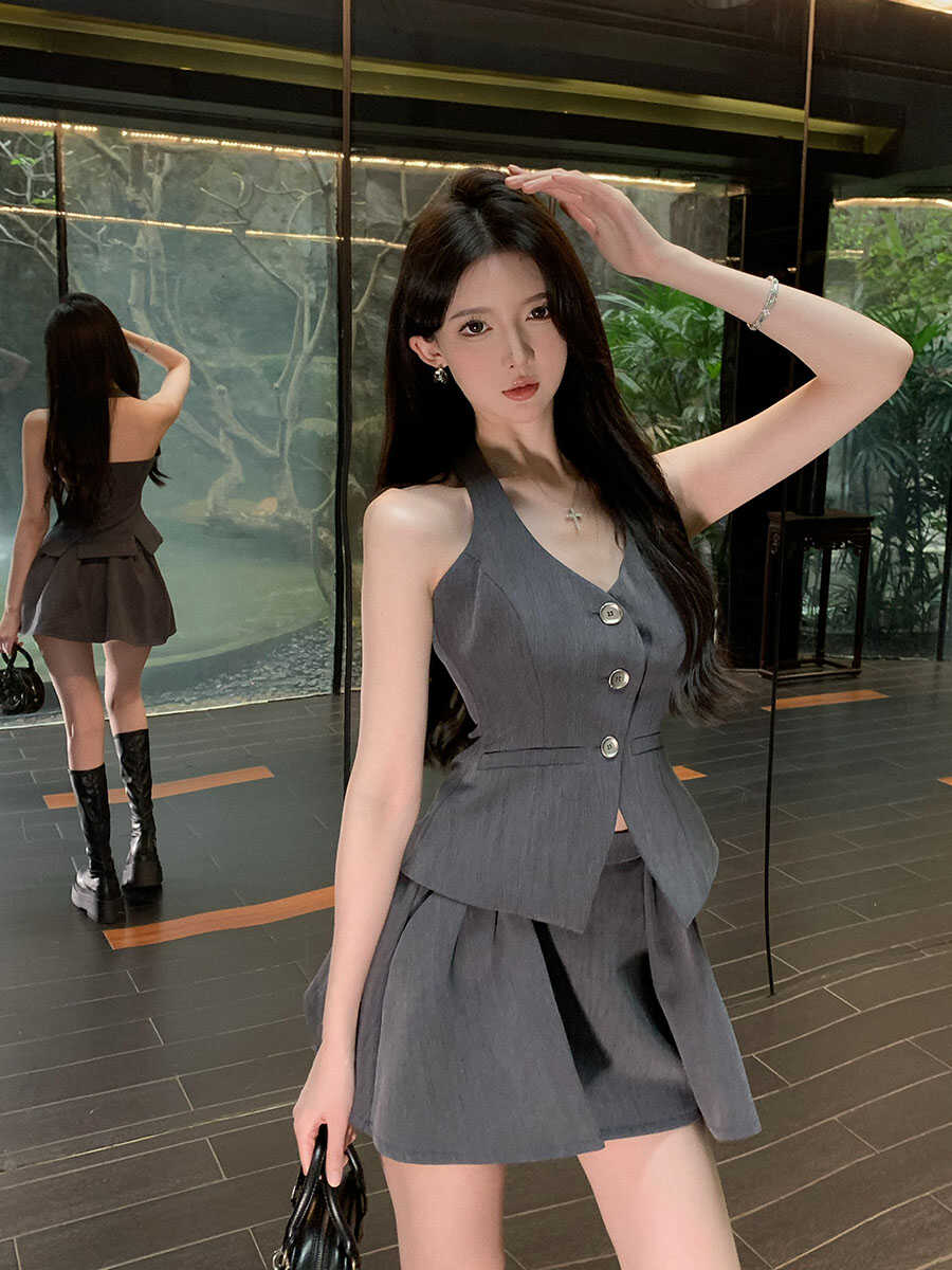 露背v领挂脖马甲上衣半身裙套装