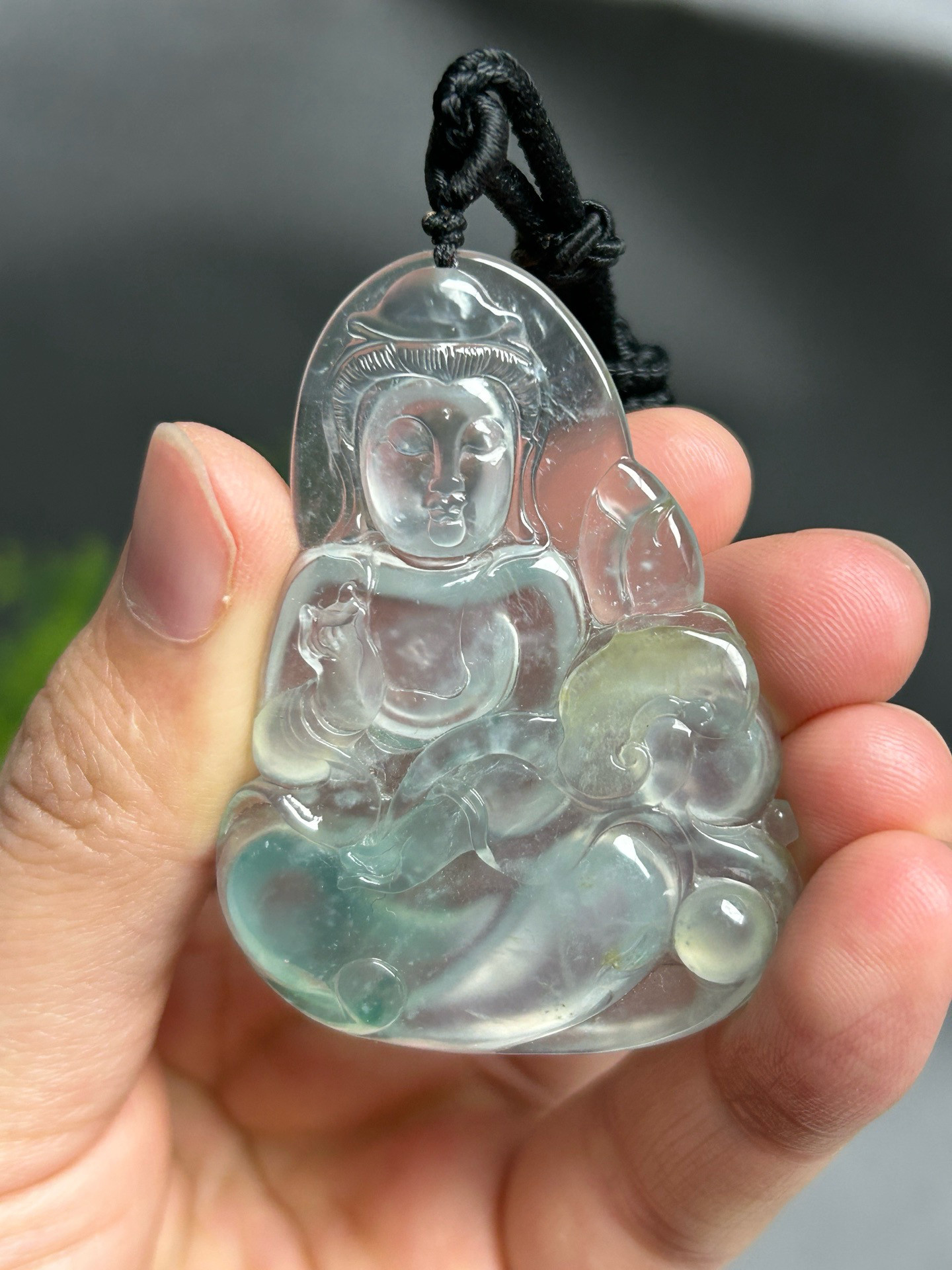 A货高冰近玻璃种飘花送子观音吊颈饰