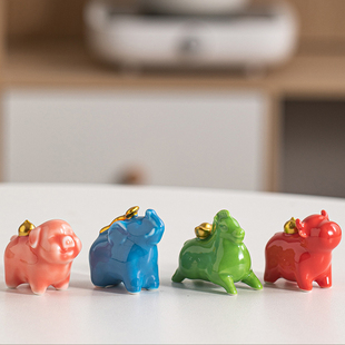 陶瓷迷你可爱牛马小猪小象吉祥物家居办公饰品现代简约桌面小摆件
