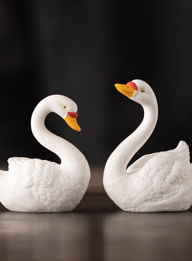 创意陶瓷天鹅摆件客厅办公室