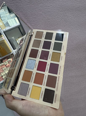 英国make up Revolution Soph X 眼影盘合作盘升级版18色