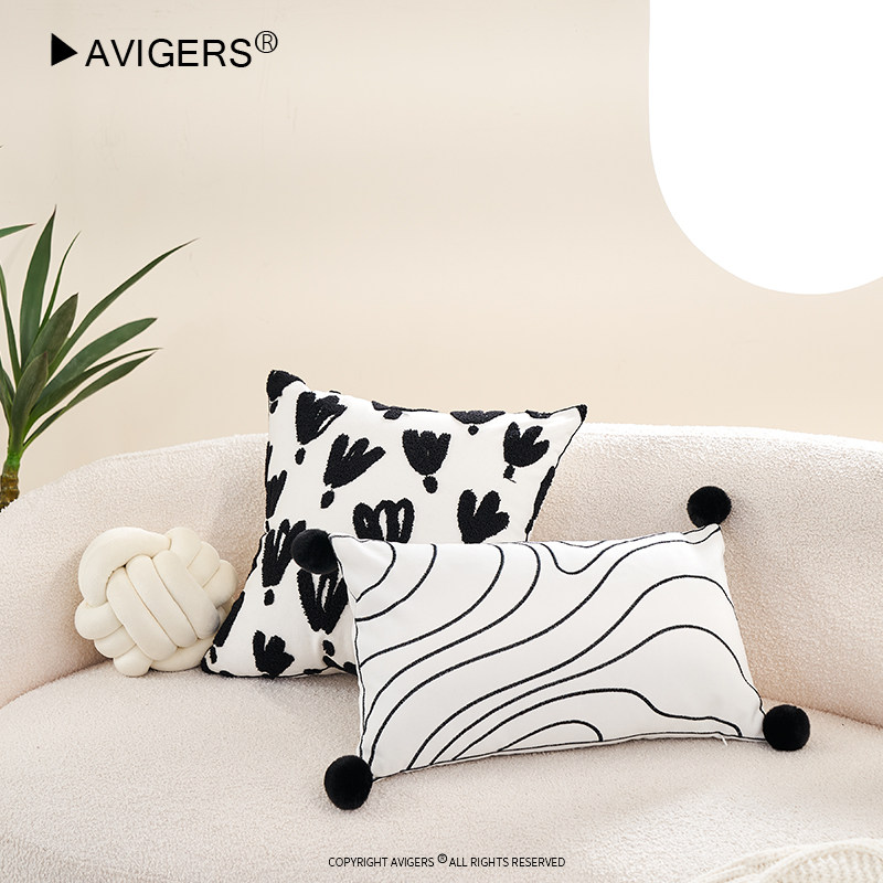 刺绣毛绒简约抱枕车载腰枕