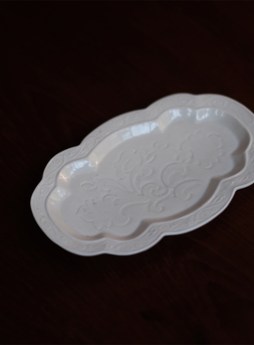 「97 Crafts」日本陶艺作家丰增一雄白色椭圆茶盘