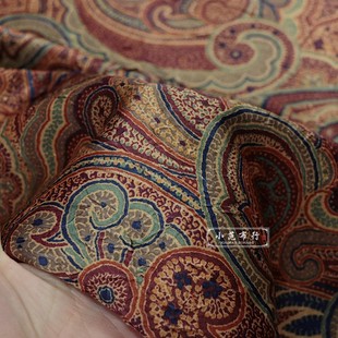 暗红色佩里斯印花布料 聚酯纤维抓花褶皱垂坠感抗皱复古时装面料