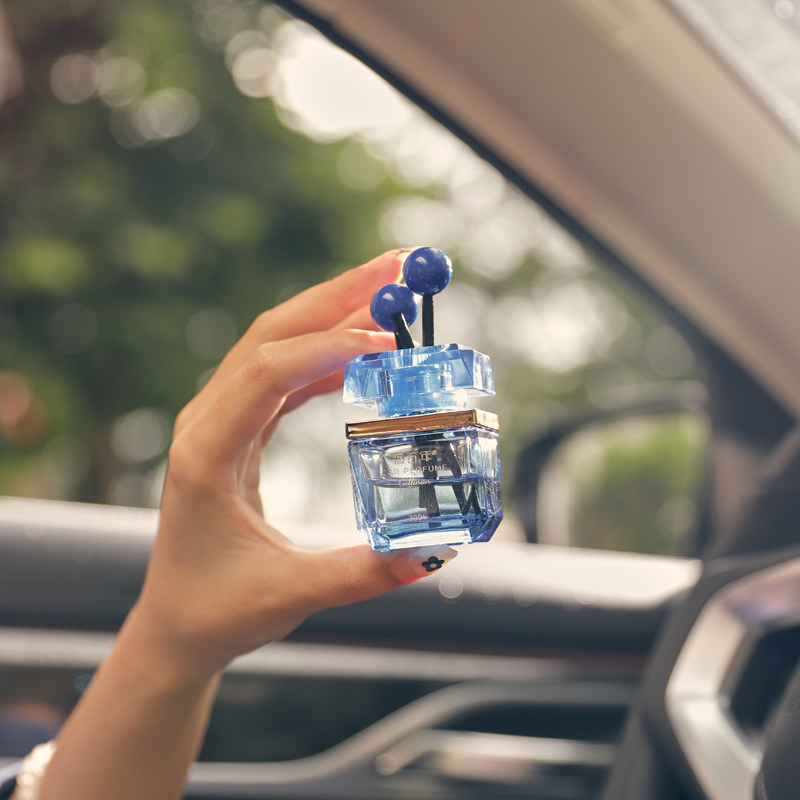 汽车香水女士专用出风口香薰邂逅持久淡香车载香水车内香氛栀子花