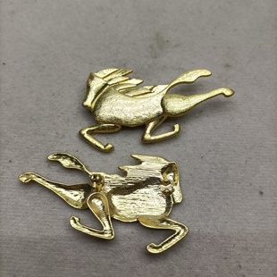 无针 B12 胸针有瑕疵 包邮 2个价格 满29元