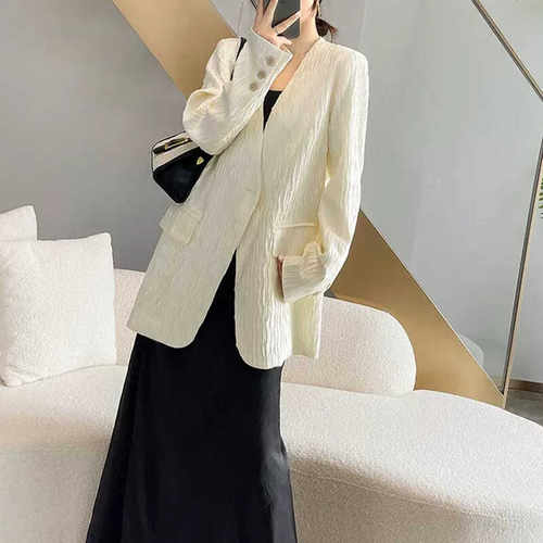 气质秋季米色大码西服上衣高级感