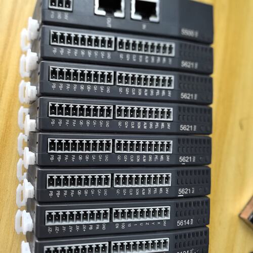 议价R1PLC模块R1-EC5500D0R1-EC5R1EC5500D0R1EC5R1EC5500D0