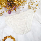 买四免一 日本Risa Magli优丽娜娜刺绣内裤 少女甜美三角裤 670