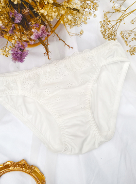 【买四免一】日本Risa Magli优丽娜娜刺绣内裤少女甜美三角裤670