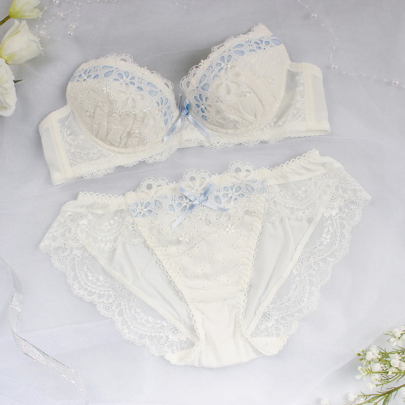 日本RisaMagli蕾丝刺绣女士内裤