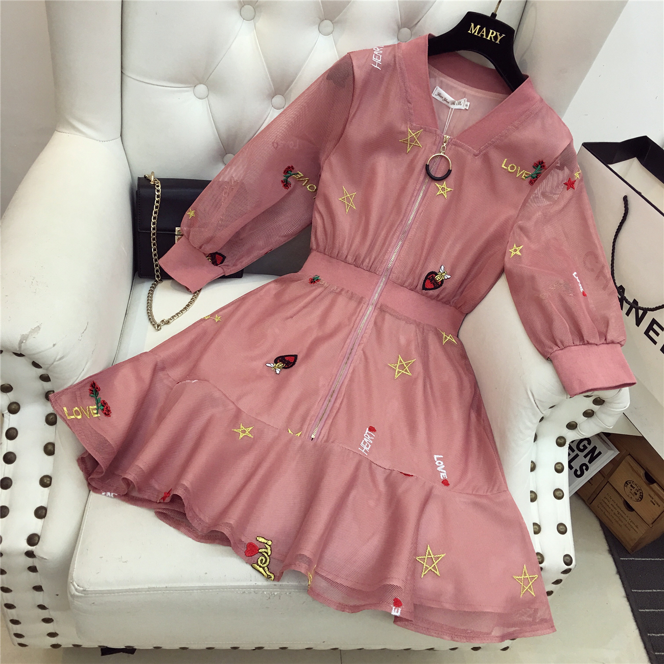 加大碼胖MM洋氣仙女減齡秋歐根網紗刺繡sukol裙子V領連衣裙200斤