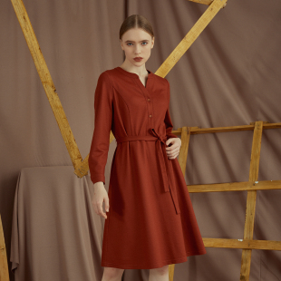 通勤V领半扣式 时尚 收腰绵羊毛女连衣裙 专柜冬装 BALUODI芭罗蒂女装