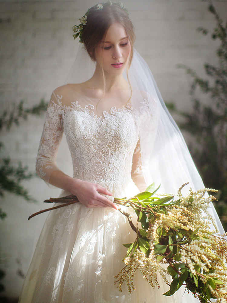 Summer wedding dress for bride, french style, lace dress, open shoulders, suitable for teen, fitted Summer wedding dress for bride, french style, lace dress, open shoulders, suitable for teen, fitted