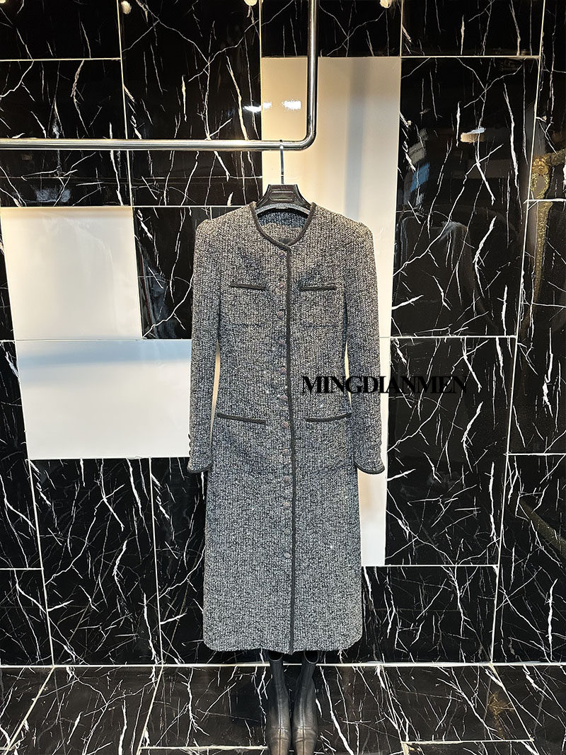 灰色小香风粗花呢气质长款大衣