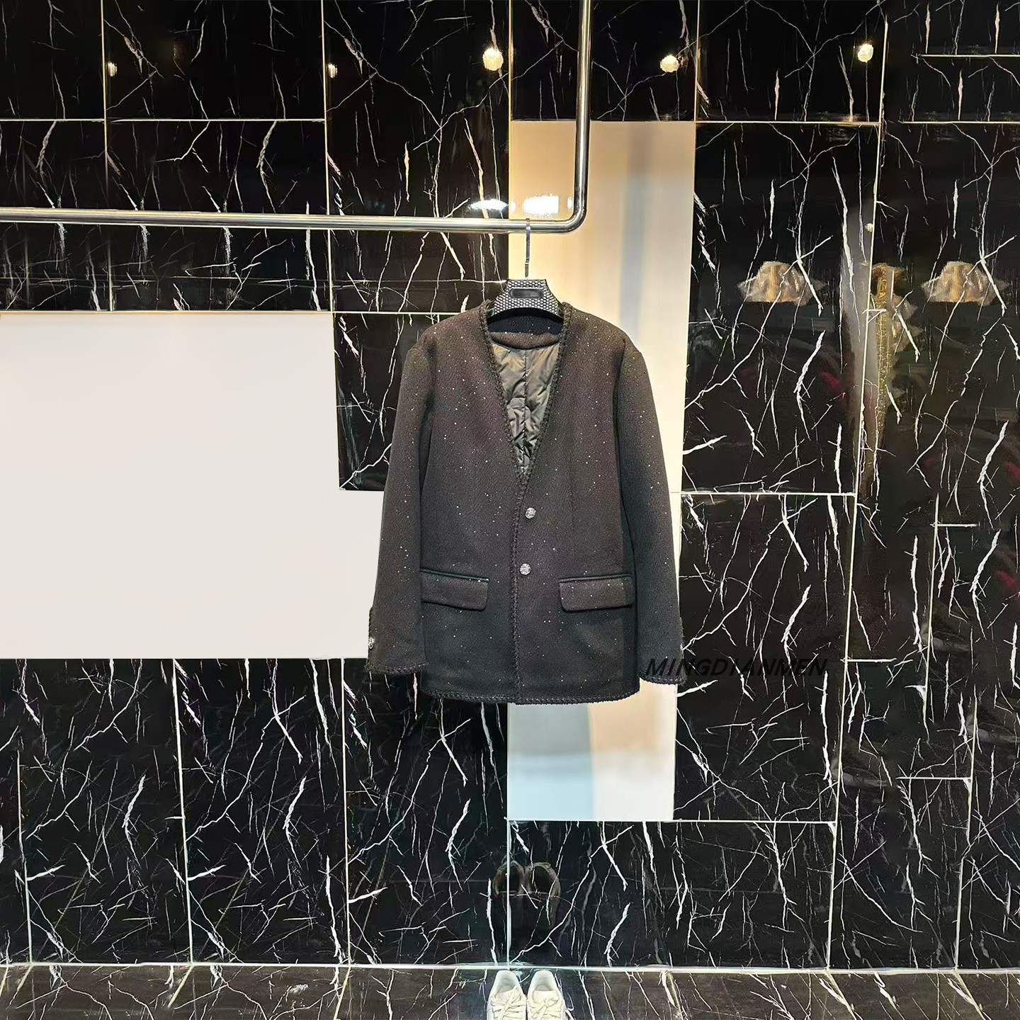 小香风黑色V领羽绒服外套女装气质时尚短款上衣羽绒衣2025秋冬季