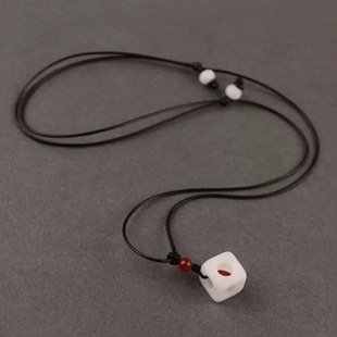 项链红豆相思菩提根新中式 复古 玲珑骰子安红豆锁骨链吊坠短款