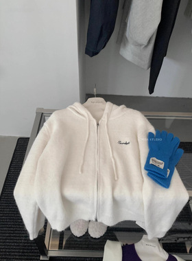 MISS密思家 秋冬慵懒感字母刺绣百搭拉链连帽保暖开衫毛衣A06733