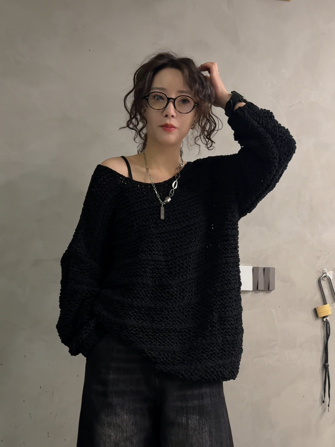 2024早秋新款黑色V领慵懒风毛衣女韩版高级感别致羊毛针织衫上衣