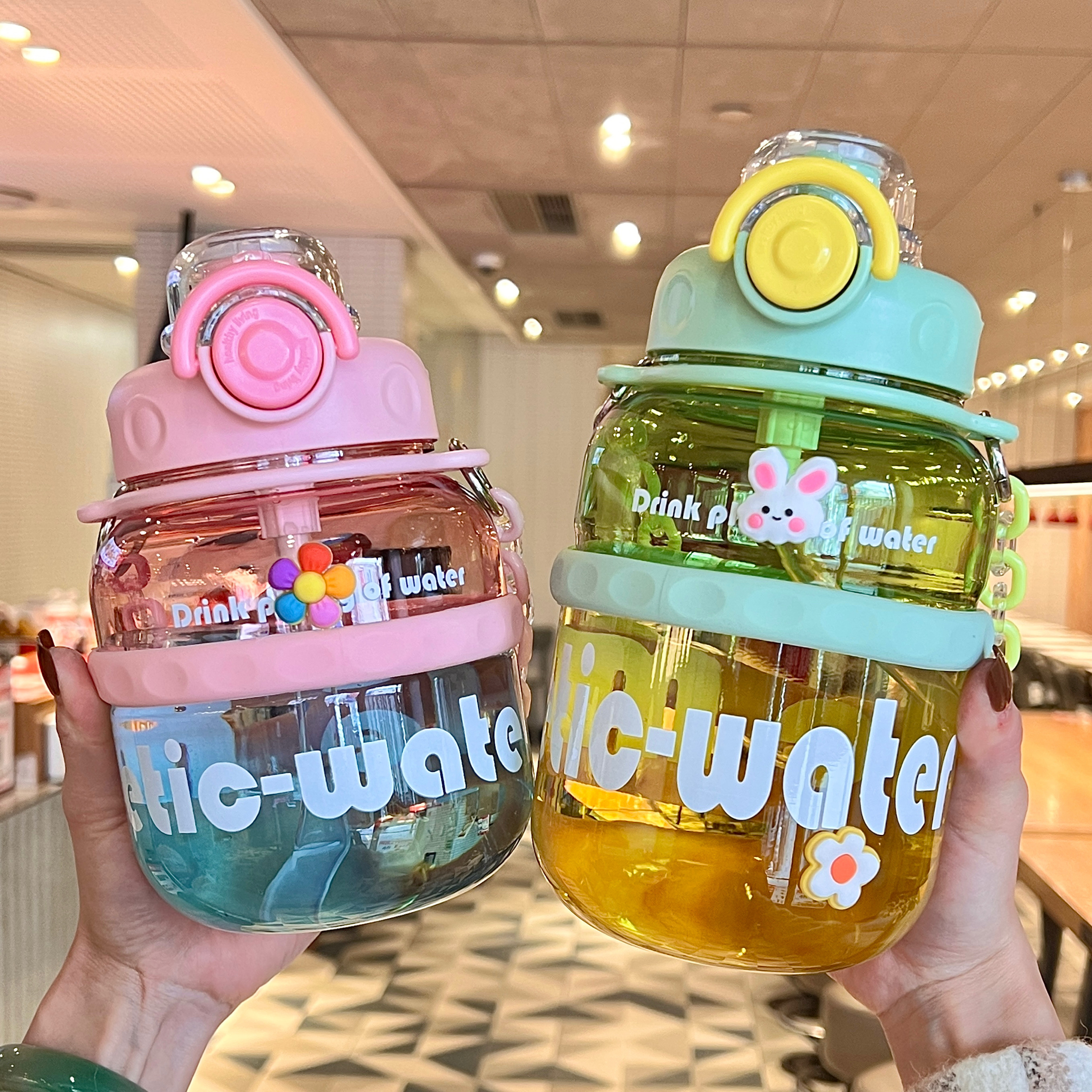 水杯大容量女生高颜值大肚运动水壶2025新款夏天手提式带吸管杯子