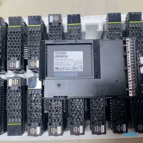 议价超聚变PM883 960G SSD 3.5寸，可以换