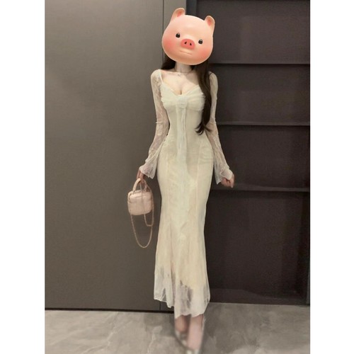 法式温柔风v领蕾丝拼接长袖连衣裙独特漂亮气质收腰包臀裙2025秋