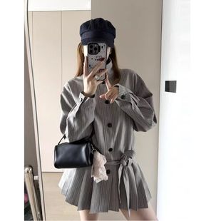 法式 复古条纹立领风衣外套女小个子高级感收腰系带百褶连衣裙秋季