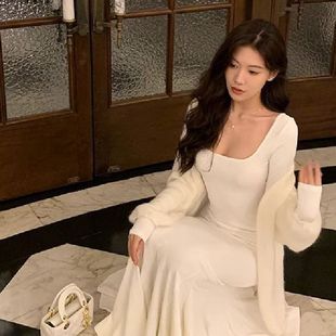 高级感鱼尾收腰性感露背包臀长裙 2025新款 黑色长袖 连衣裙子女秋季