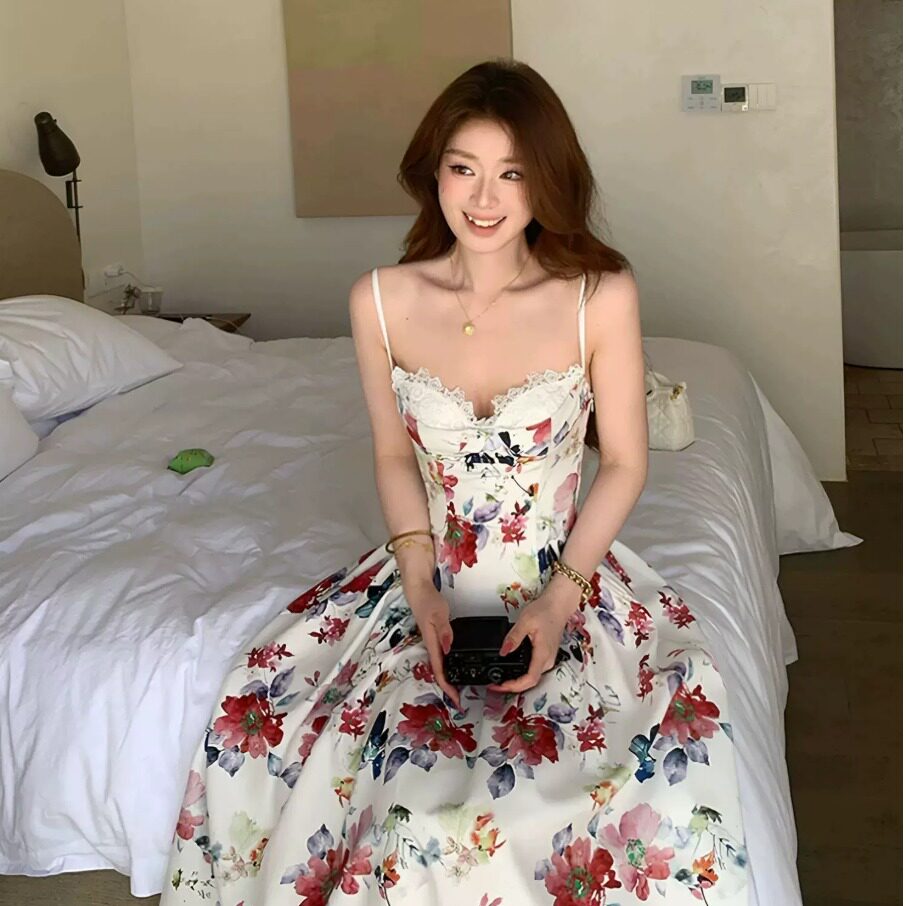 度假风碎花吊带裙高级感法式蕾丝花边拼接吊带连衣裙收腰印花长裙图片