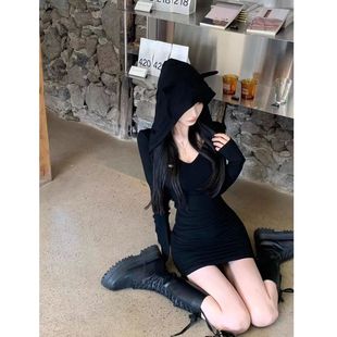 2025新款 裙 秋冬辣妹终结者废土风连帽连衣裙女设计感抽褶纯欲修身