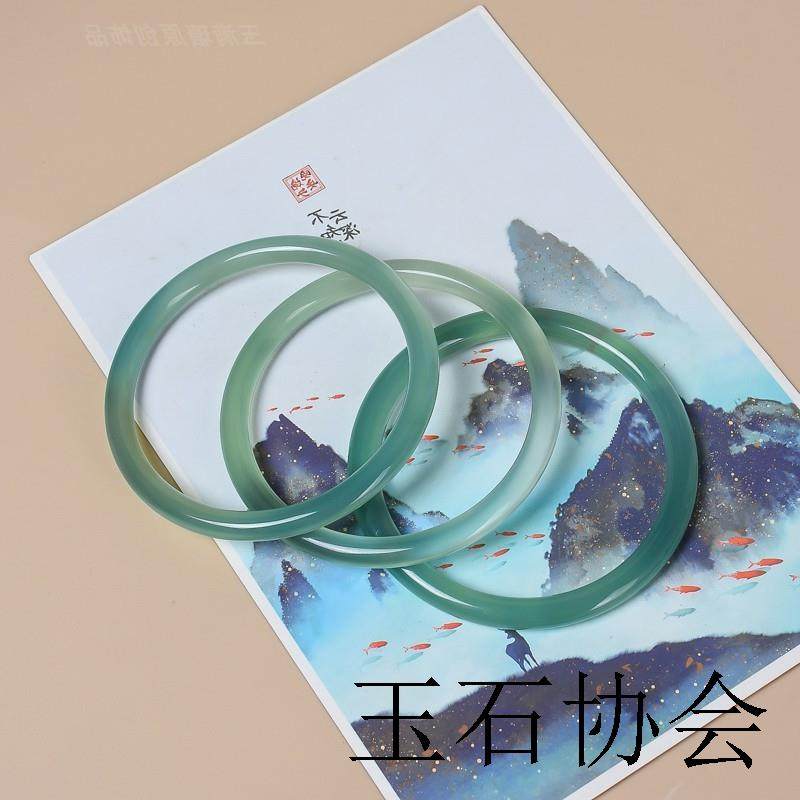 高端冰种远山黛玛瑙手镯女油青色美人镯翡翠色玉髓叮当镯精品配饰