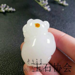 新疆和田玉招财猪把件羊脂级白玉生肖猪手把件男款招财猪手玩把件