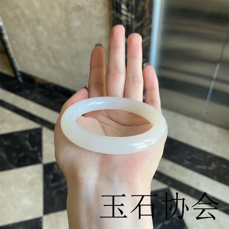新疆和田玉色白玉手镯女款圆条玉石高端少女羊脂玉贵妃玉镯子百搭