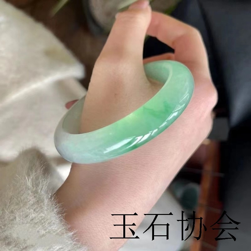 缅甸冰种翡翠甜绿玉手镯贵妃飘花满阳绿玻璃种冰透玉镯子女款正圈